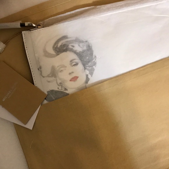 🥰 MK Marilyn Monroe Print Calf Leather Pouch - Picture 10 of 10